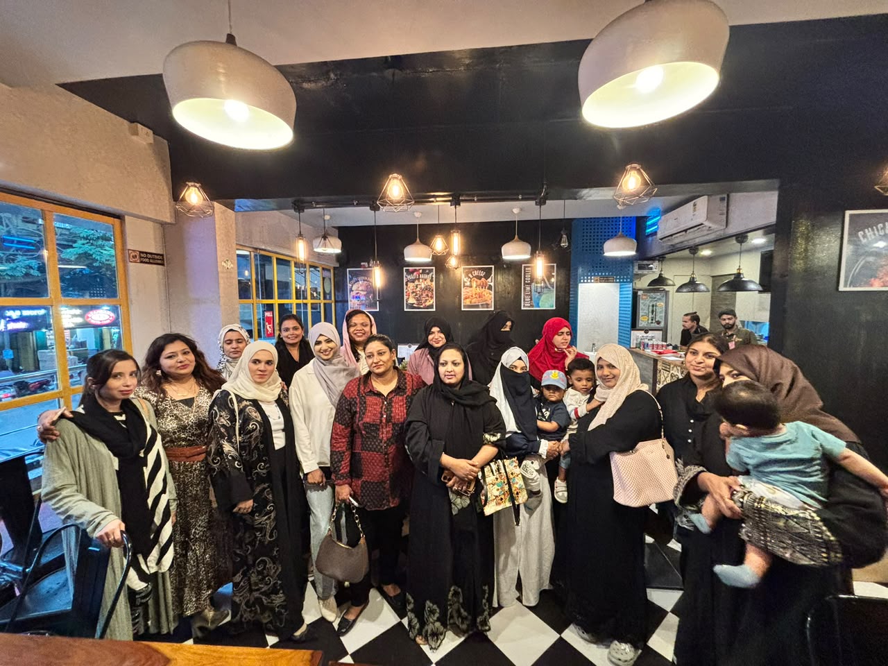 Cafe meetup with kids