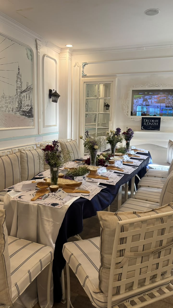 Decorate and Dazzle table setup